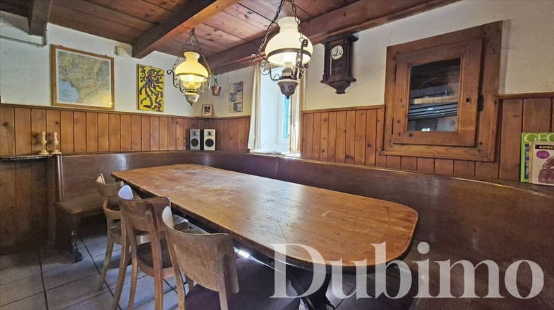 Chalet with 11 rooms on the Riviera (7)