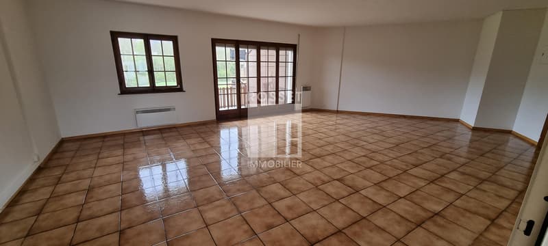 For Rent - Large Commercial Space in the Heart of Puidoux (2)