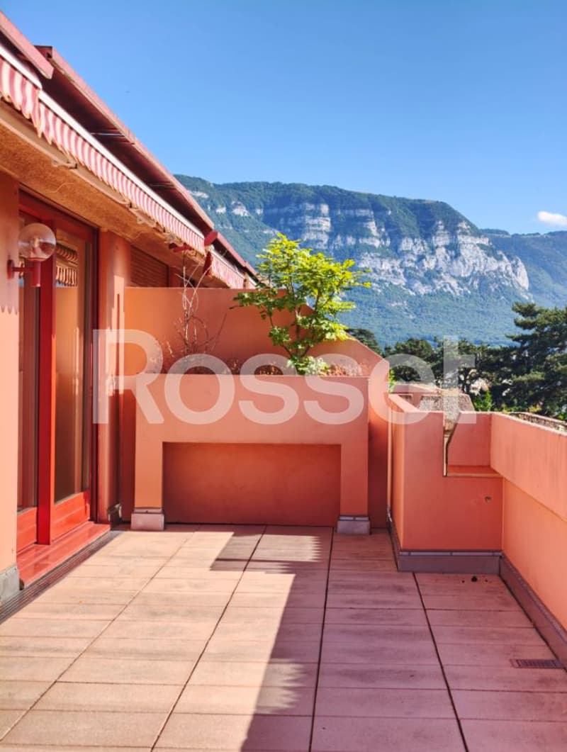8-room attic in the gable with a peripheral terrace and an unobstructed view of the city and lake (2)