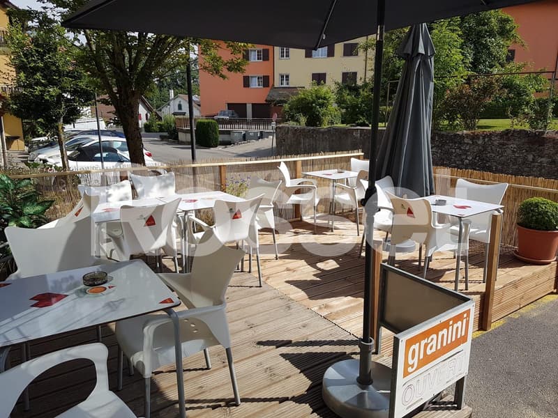 Charmantes Café-Restaurant im Herzen von Puidoux, ideal für kleine Gastronomie (3)
