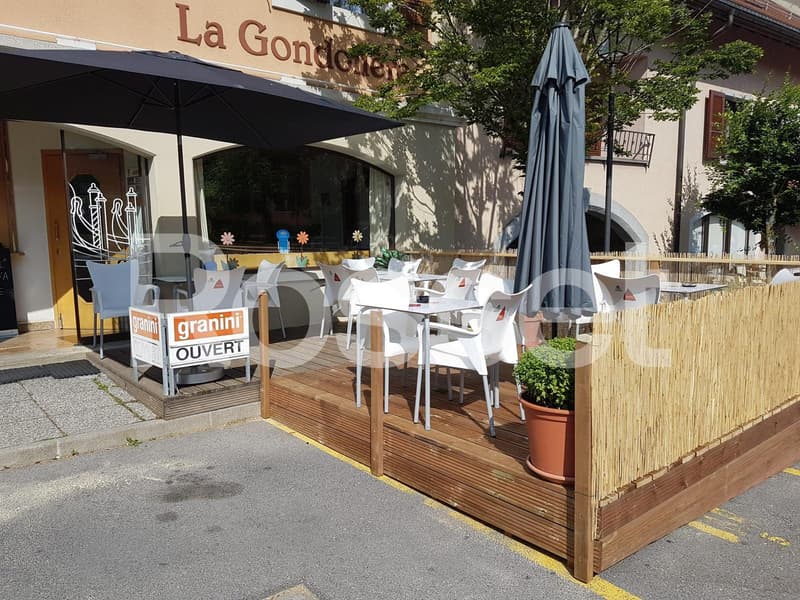 Charmantes Café-Restaurant im Herzen von Puidoux, ideal für kleine Gastronomie (2)