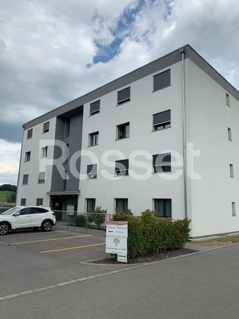 Studio meublé au rez inférieur (1)