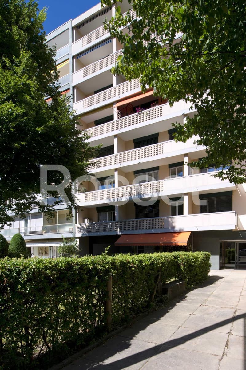 Appartement de 3.5 pièces au 1er étage situé dans un immeuble dans le quartier de Champel. (1)