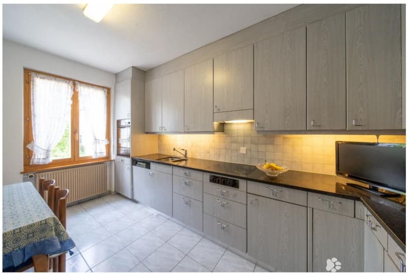 Sanierte 3½-Zimmer-EG-Wohnung im gepflegten Zweifamilienhaus (2)