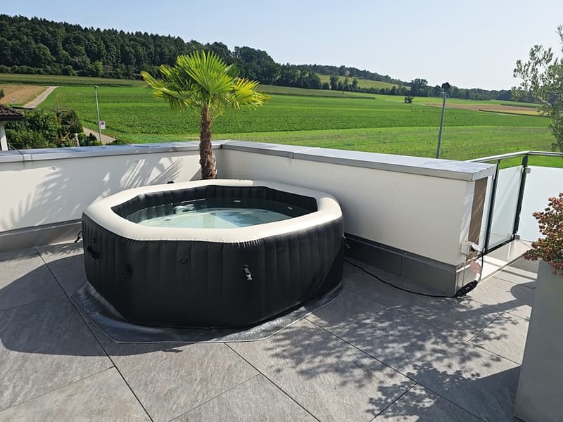 5½-room attic apartment with 152 m² terrace, direct lift access and whirlpool (17)