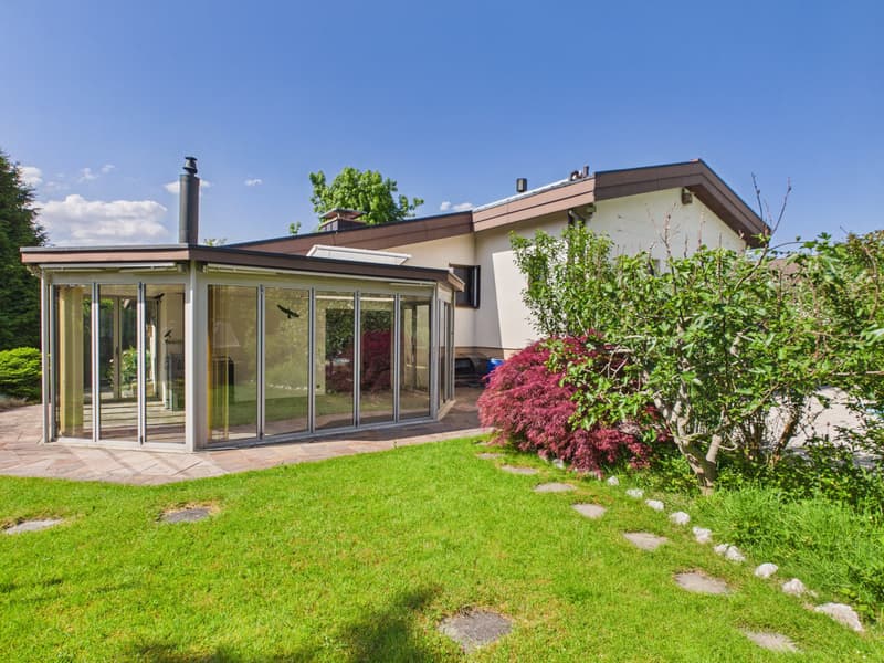 Esclusiva casa familiare di 7,5 locali con piscina, giardino invernale e molta privacy ad Arch BE (1)