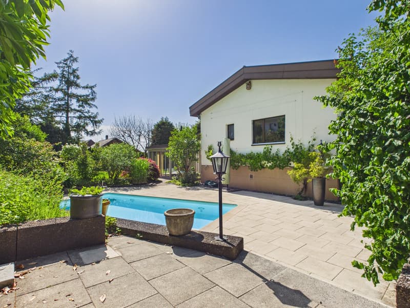 Exklusives 7.5-Zimmer-Einfamilienhaus mit Pool, Wintergarten und viel Privatsphäre in Arch BE (19)