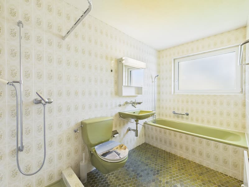 Exklusives 7.5-Zimmer-Einfamilienhaus mit Pool, Wintergarten und viel Privatsphäre in Arch BE (11)