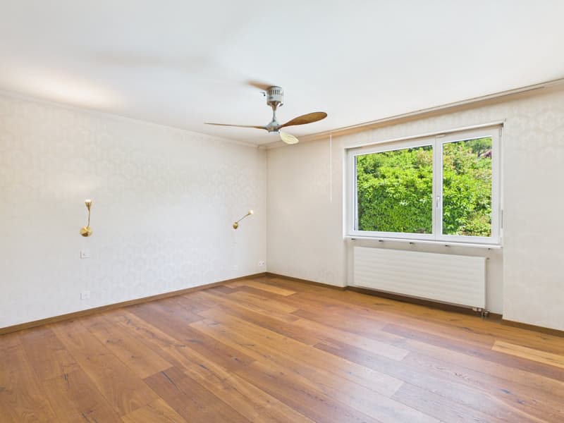 Exklusives 7.5-Zimmer-Einfamilienhaus mit Pool, Wintergarten und viel Privatsphäre in Arch BE (5)