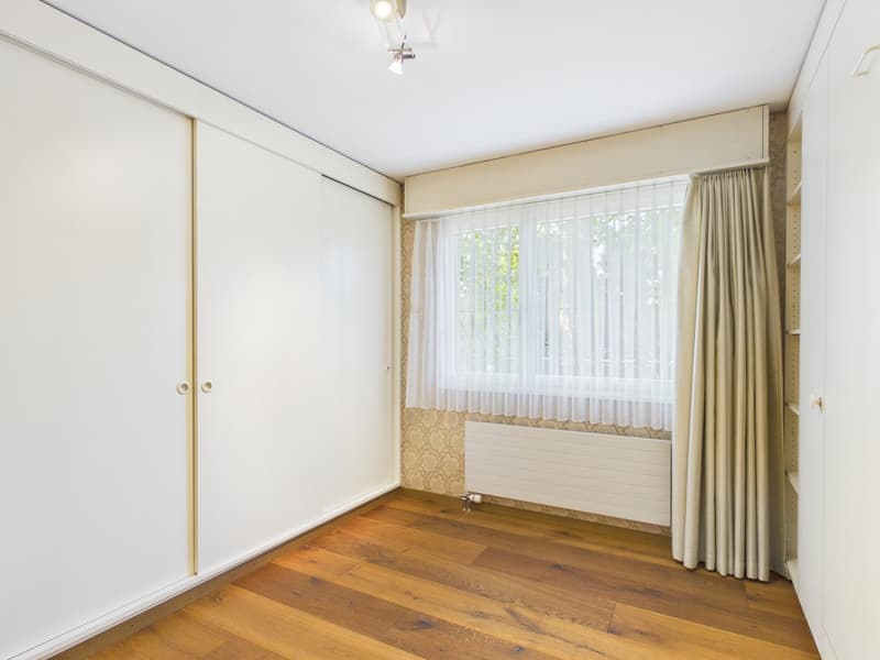 Exklusives 7.5-Zimmer-Einfamilienhaus mit Pool, Wintergarten und viel Privatsphäre in Arch BE (15)