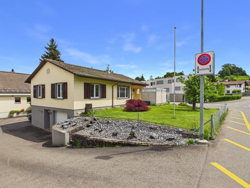 Charmantes 4½-Zimmer-Einfamilienhaus mit Garten in Killwangen (1)