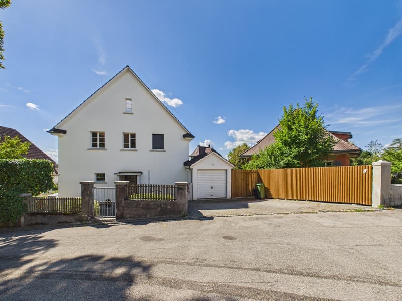 Charmantes Einfamilienhaus mit Garten und Sauna in Solothurn (1)