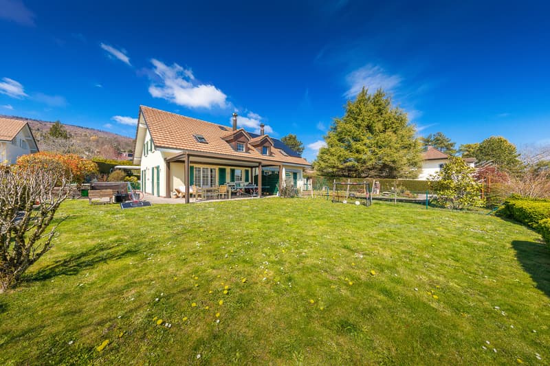 Beautiful semi-detached villa in Genolier (1)