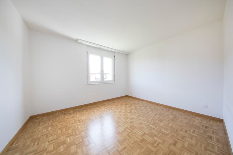 Holziken_Zweigstrasse_12_OG1_Zimmer