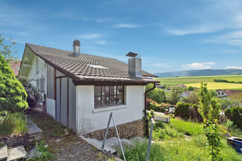 Bella Casa Familiare nel Cuore di un Villaggio Verde (3)