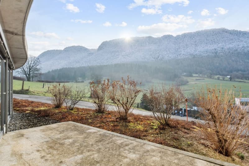Traumwohnung, Design und funkelnder Blick auf Moutier (4)