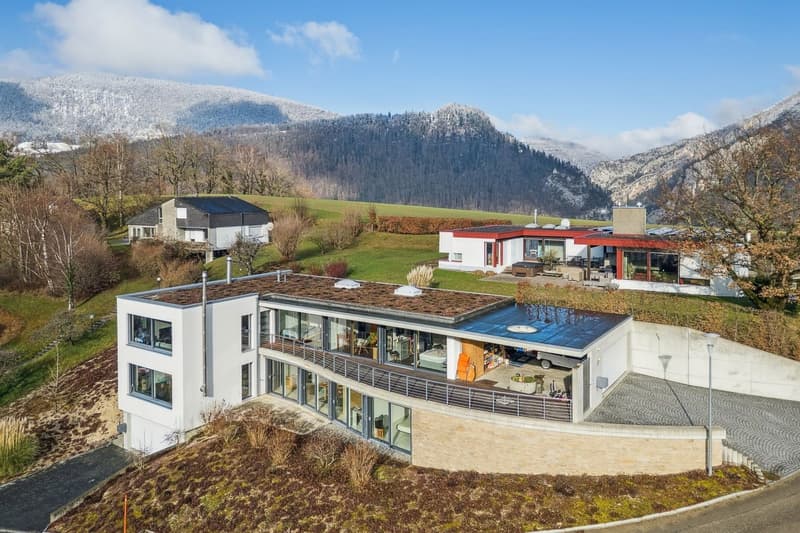 Traumwohnung, Design und funkelnder Blick auf Moutier (2)