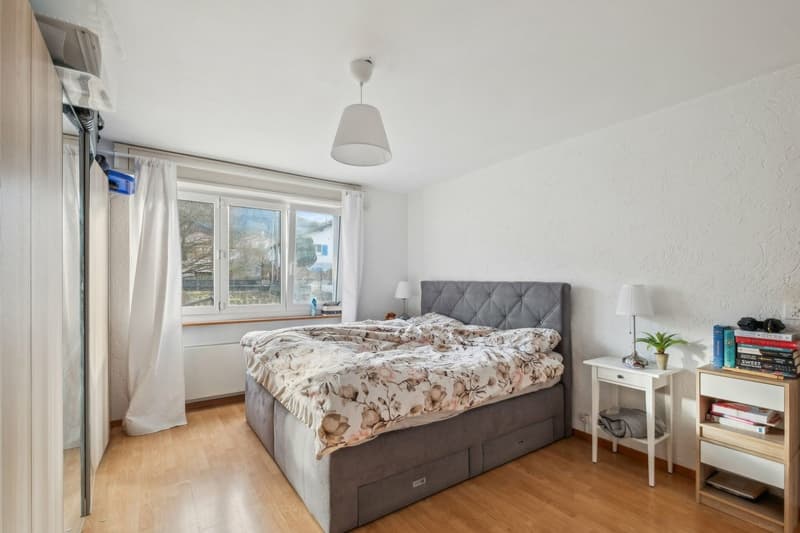 Gebäude mit 2 Wohnungen, 1 Friseursalon, einem Baugrundstück (6)