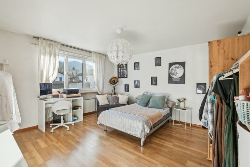 Gebäude mit 2 Wohnungen, 1 Friseursalon, einem Baugrundstück (7)