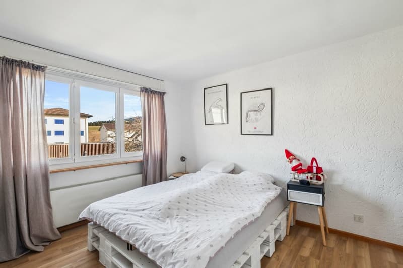 Gebäude mit 2 Wohnungen, 1 Friseursalon, einem Baugrundstück (10)