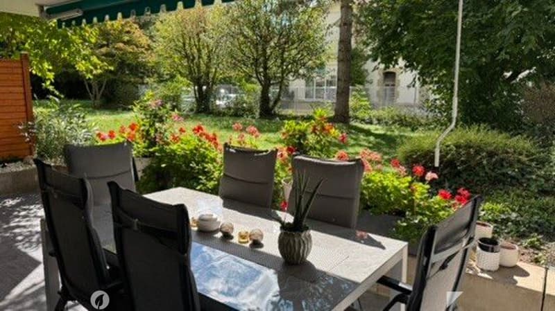 Prächtige helle Wohnung mit Garten (7)