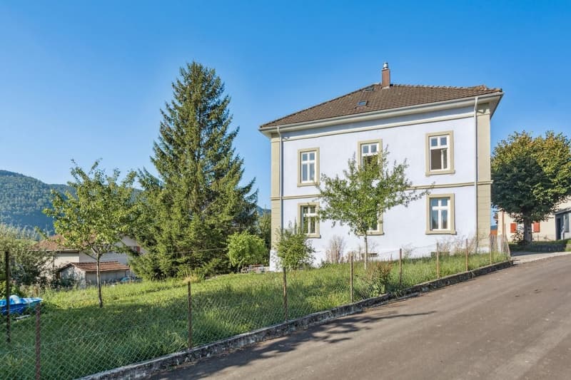 Superbe opportunité. Un bel immeuble résidentiel à vendre à Corgémont. (9)
