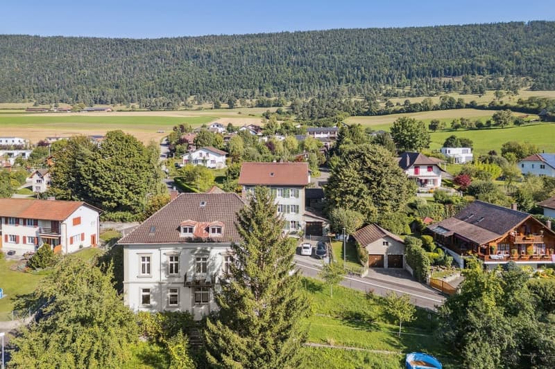Superbe opportunité. Un bel immeuble résidentiel à vendre à Corgémont. (5)
