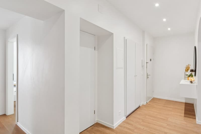 Seltenheit im Herzen von Reconvilier: Renovierte 4.5-Zimmer-Wohnung (8)