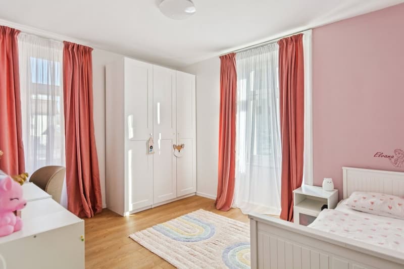 Seltenheit im Herzen von Reconvilier: Renovierte 4.5-Zimmer-Wohnung (12)