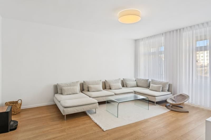 Rarity in the Heart of Reconvilier: 4.5-Room Apartment Renovated (6)