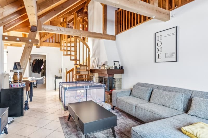 OPPORTUNITÉ RARE À CORGÉMONT : Superbe 5.5 pièces avec garage-atelier (2)