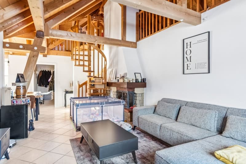 OPPORTUNITÀ RARA A CORGÉMONT: Bellissimo appartamento di 5.5 locali con garage-laboratorio (2)
