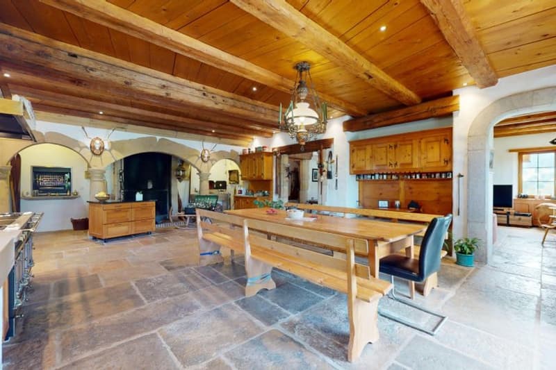 The Perfect Balance: Contemporary Elegance and Serenity in Court (9)