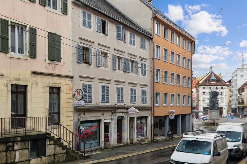 Mixed-use building - Net yield of 6 %, tenants in place (5)