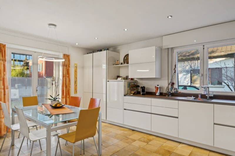 Rare Opportunity: Waterfront Estate & Development Potential (8)