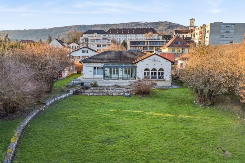 Opportunité Rare : Domaine au Bord de l'Eau & Potentiel de Développeme (4)