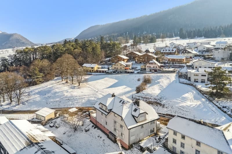 RARE OPPORTUNITY IN CORGÉMONT: Beautiful 5.5-room apartment with garage-workshop (5)