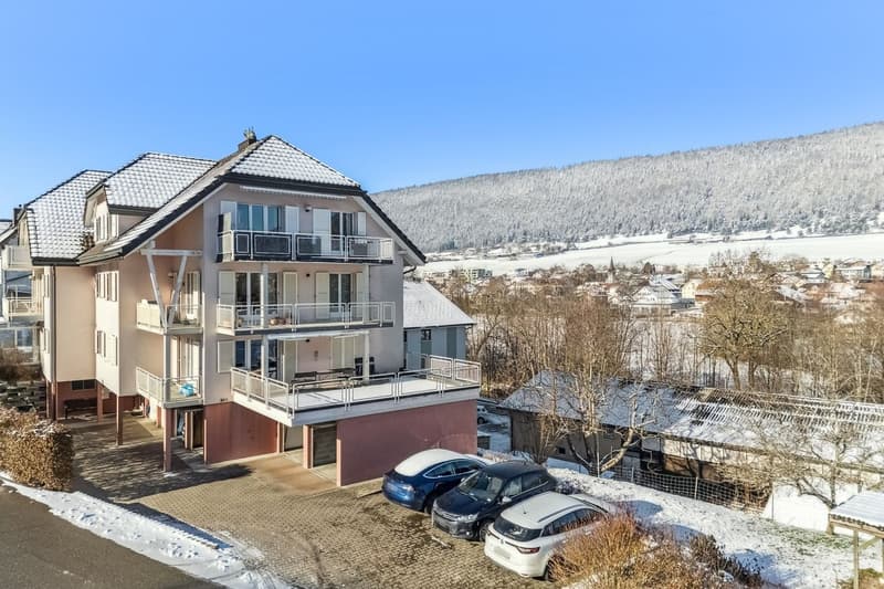 RARE OPPORTUNITY IN CORGÉMONT: Beautiful 5.5-room apartment with garage-workshop (7)