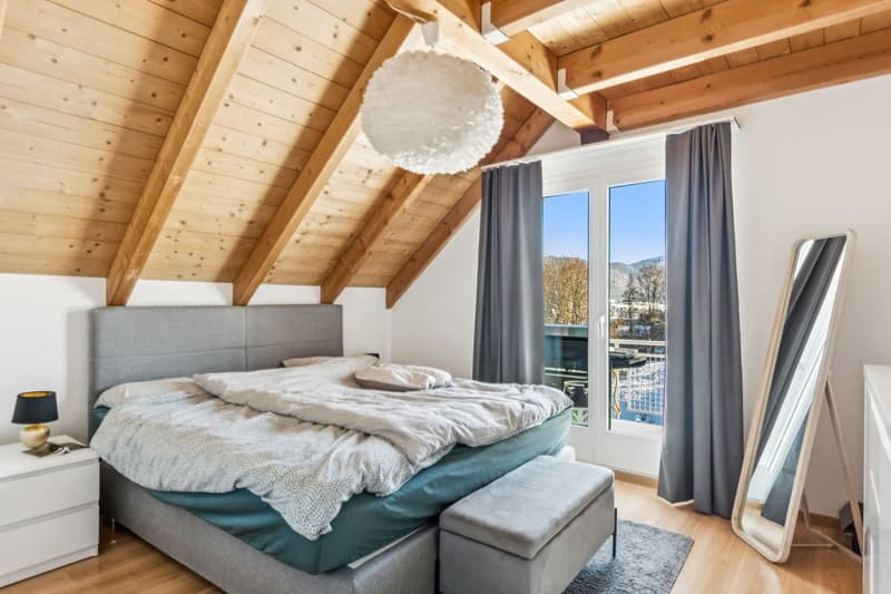 RARE OPPORTUNITY IN CORGÉMONT: Beautiful 5.5-room apartment with garage-workshop (13)