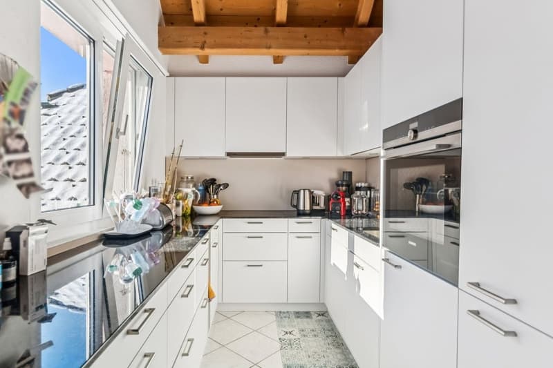 OPPORTUNITÉ RARE À CORGÉMONT : Superbe 5.5 pièces avec garage-atelier (1)
