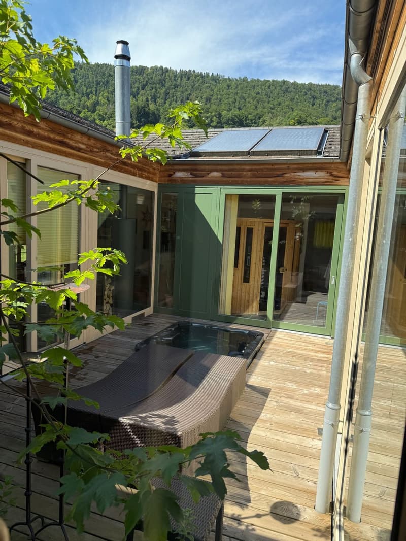 L'Arte di Vivere in Armonia con la Natura: Una Residenza Intemporale a Perrefitte (10)