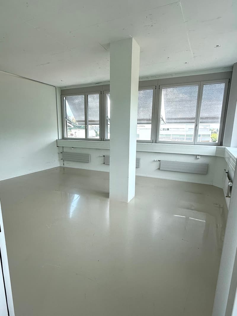 Vielseitige Gewerbefläche/n in Kloten zu vermieten (2)