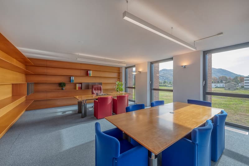 Bureaux élégamment aménagés de 125 m² à 370 m² au WTC LUGANO, une adresse importante (1)