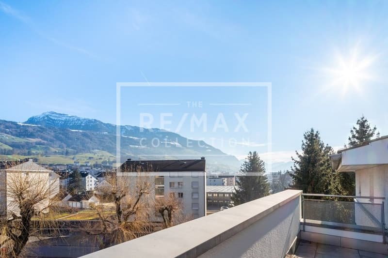 A home above the roofs of Küssnacht, living like in a single-family house with panoramic balconies (7)