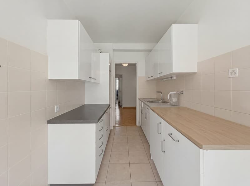 Helles 4-Zimmer-Wohnung - 2 Schlafzimmer und großer Balkon (4)
