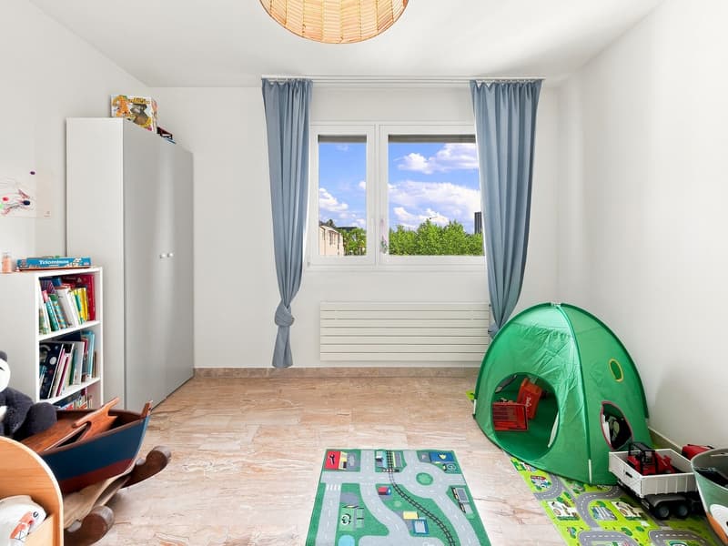 Spacieux appartement familial de 5.5 pièces avec balcon et parking à Carouge (16)