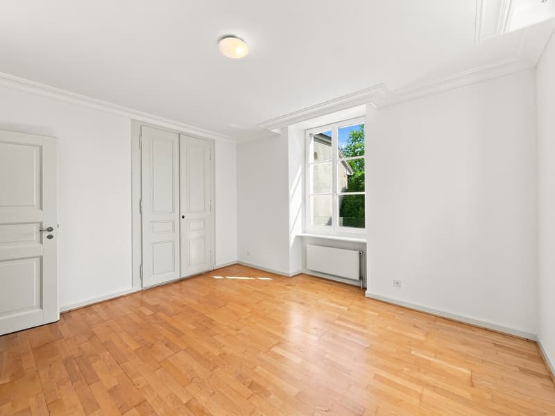 Spacieux appartement de 6.5 pièces avec charme et caractère à Chambésy (17)