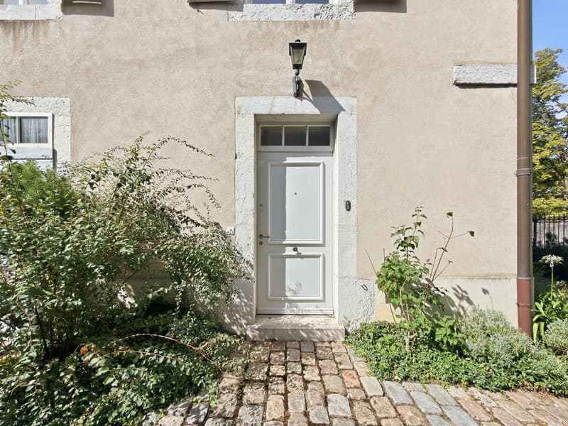 Spacieux appartement de 6.5 pièces avec charme et caractère à Chambésy (24)