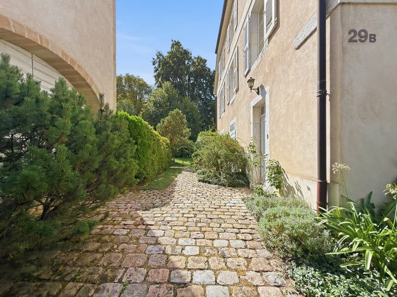 Spacieux appartement de 6.5 pièces avec charme et caractère à Chambésy (23)