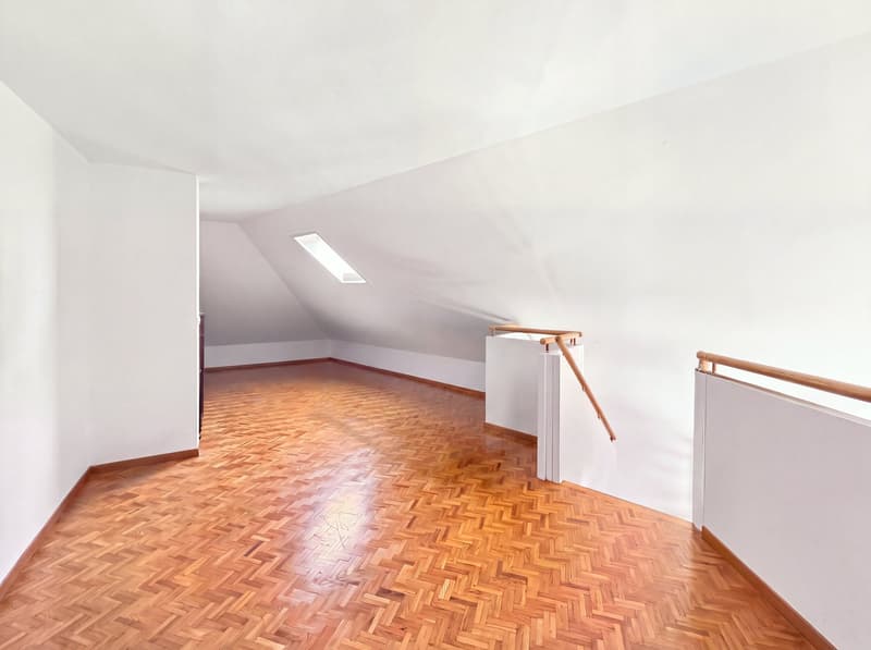 Duplex de 4 pièces avec balcon en attique (12)